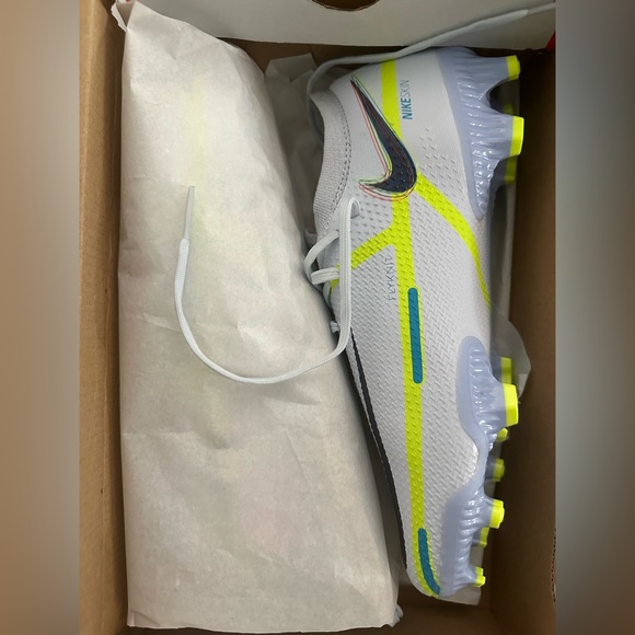 Nike Phantom GT2 Pro FG soccer cleats. Women’s sz 8 men’s size 6.5 - Picture 3 of 7